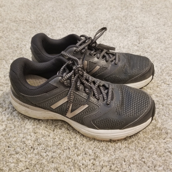 New balance running shoes - Picture 2 of 3